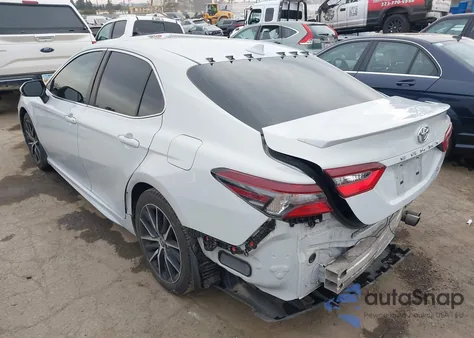 2022 Toyota Camry Se z USA, uszkodzony, nr VIN 4T1G11AK3NU036987